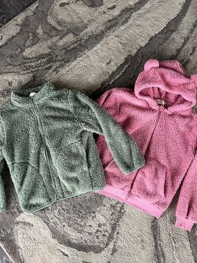 H&M fuzzy zip up size 8-10
